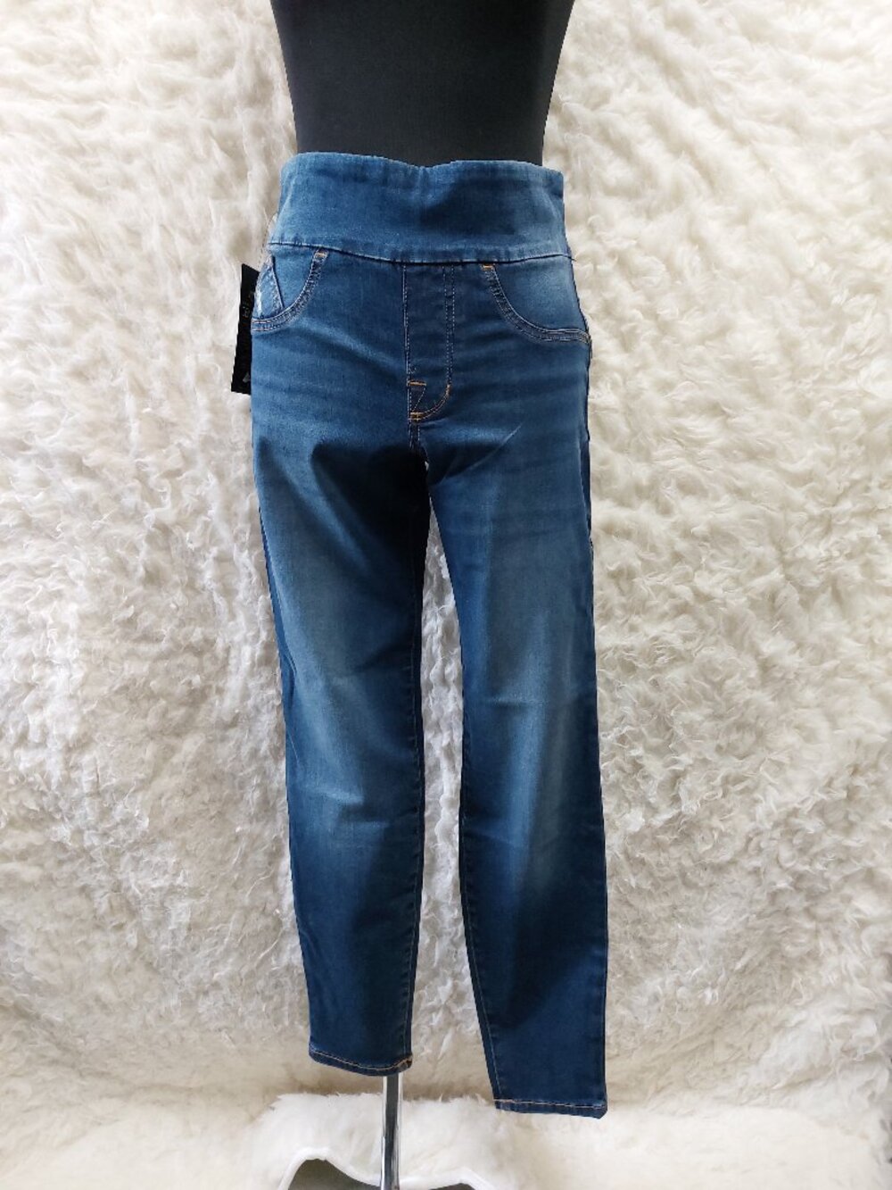 Rock&Republic Women's Blue Fever Pull-On 10 Mid Rise Skinny Legging Jeans 6M